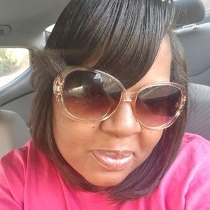 Meet your Posher, Timika